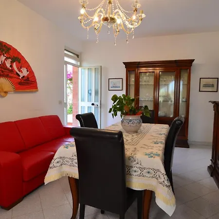Hibiscus House Apartment *