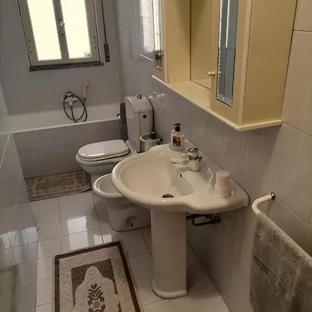 Apartment Hibiscus House